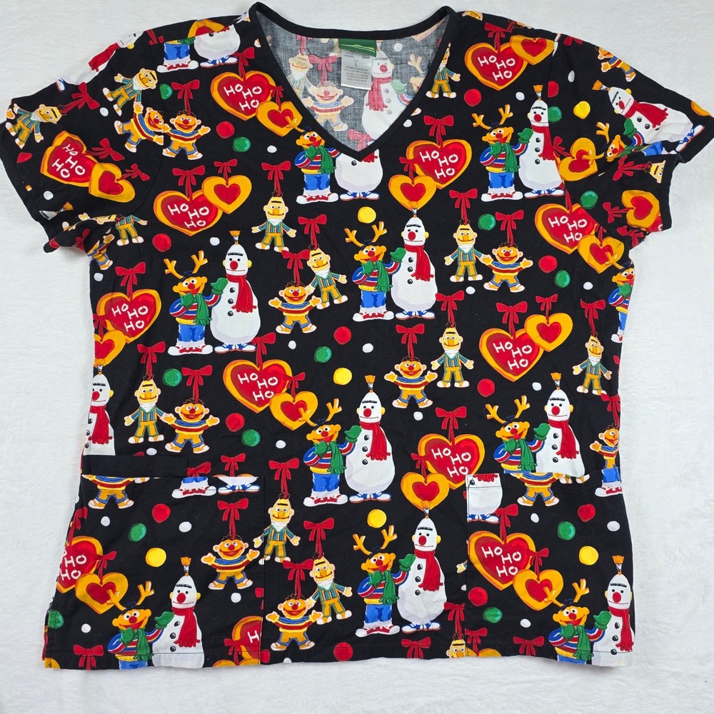 Sesame Street Christmas Scrub Top Women's Size L Elmo Snowman Ho Ho Ho V-Neck